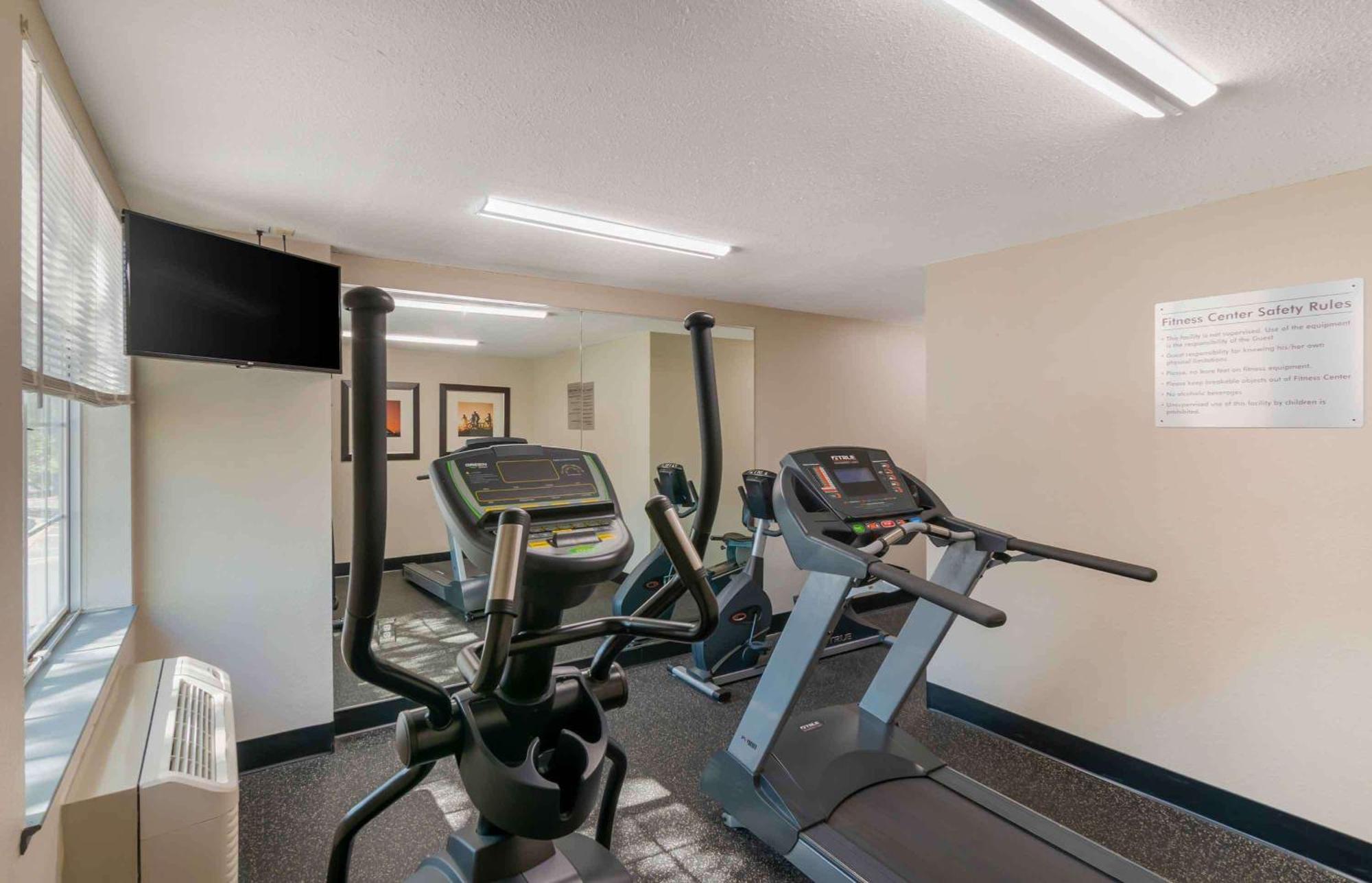 Extended Stay America Suites - Kansas City - Country Club Plaza Bagian luar foto